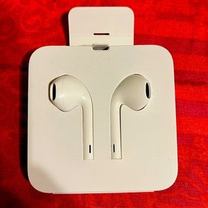 New never used Apple Earpods. Lightning plug in.